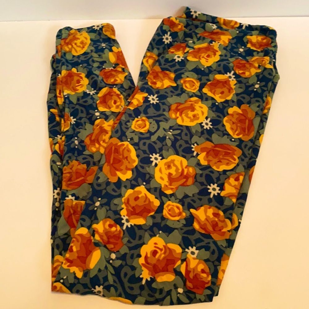 5/$20 — Lularoe Tall & Curvy Floral Leggings